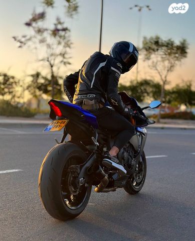 מודעת רכב ימאהה YZF-R1