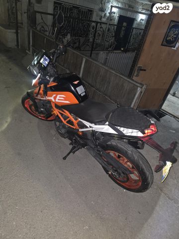 KTM Naked Duke 390