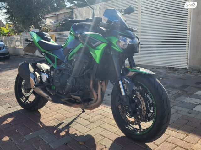 קאוואסאקי Z900