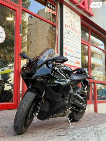 מודעת רכב ימאהה YZF-R1