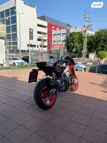 אפריליה טואונו 660