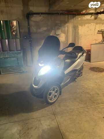 מודעת רכב פיאג'ו MP3 300