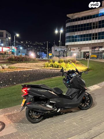 מודעת רכב סאן יאנג קרוזים 300