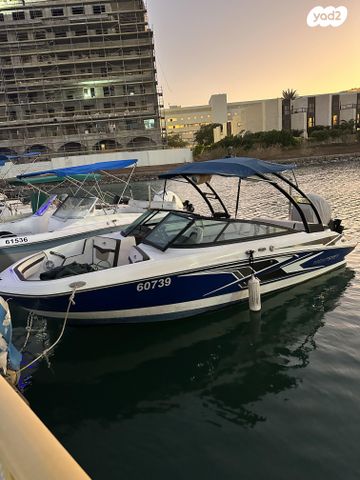 יאכטות - סירות מנוע