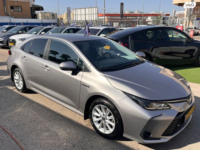 טויוטה קורולה