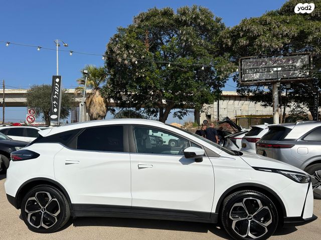 ג׳ילי Geometry C