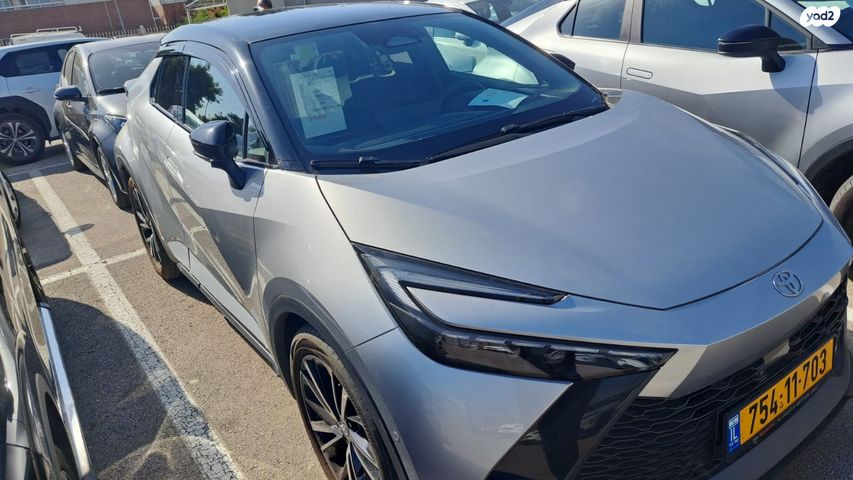 מודעת רכב טויוטה C-HR