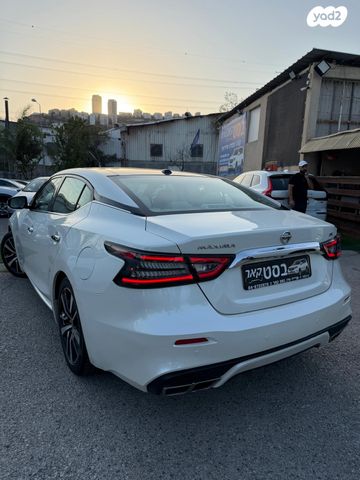 ניסאן מקסימה