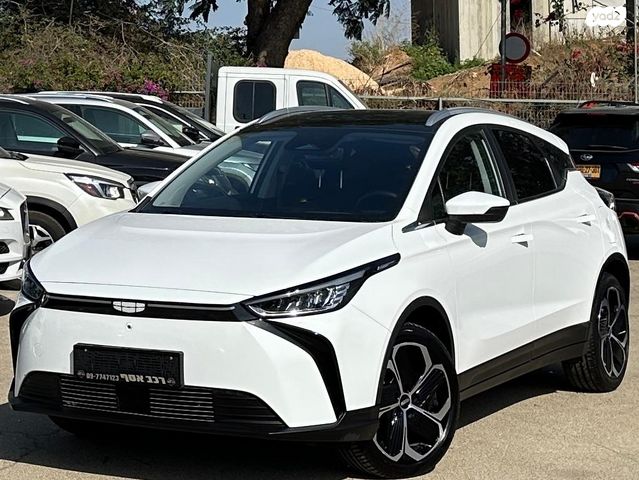 מודעת רכב ג׳ילי Geometry C