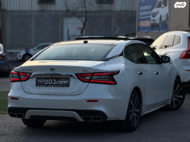 ניסאן מקסימה