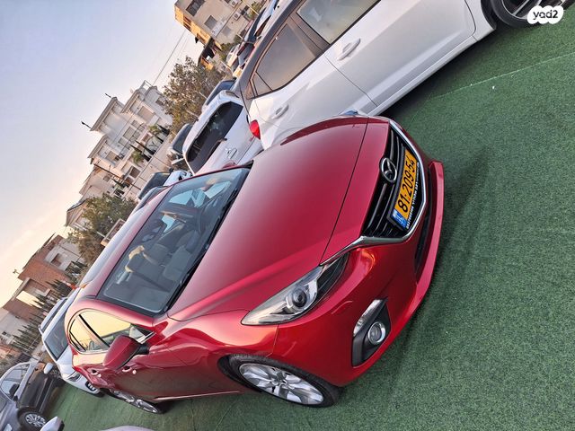 מודעת רכב מאזדה 3