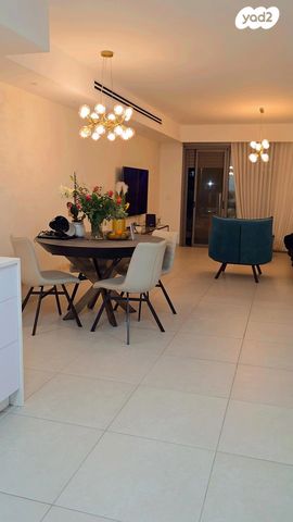 שרה אהרונסון 17