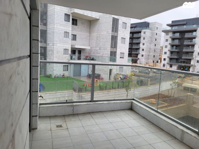 דירה, גולדה מאיר 102, מורשת, מודיעין מכבים רעות