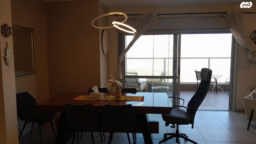 דירה, אלה 22, לשם, עלי זהב