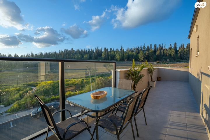 גג/ פנטהאוז, בית"ר 11, שאר העיר, מגדל העמק