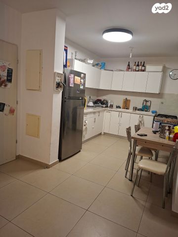 דירת גן, איבי נחל 1, אבני חפץ, אבני חפץ