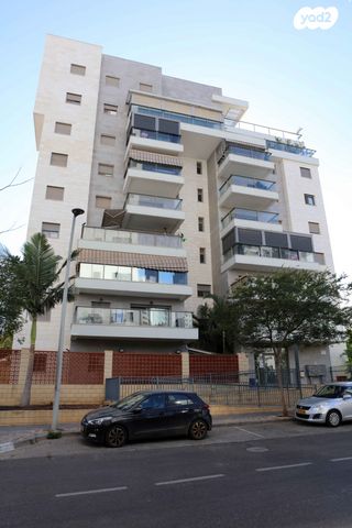 גג/ פנטהאוז, שניר 12, הפארק, חדרה