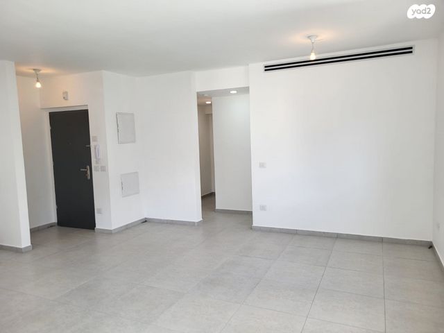 דירה, גולדה מאיר 102, מורשת, מודיעין מכבים רעות