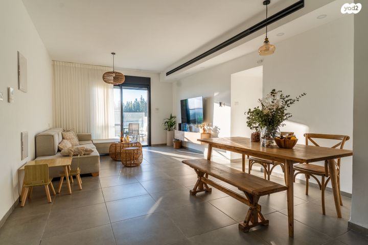 גג/ פנטהאוז, בית"ר 11, שאר העיר, מגדל העמק