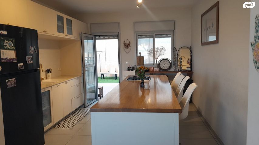 דירה, אלה 22, לשם, עלי זהב