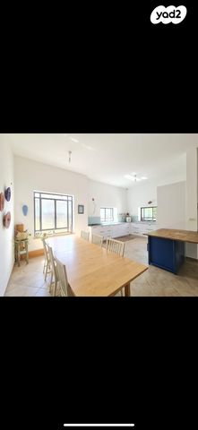 בית פרטי/ קוטג', לח"י 23, מרכז המושבה, גן יבנה