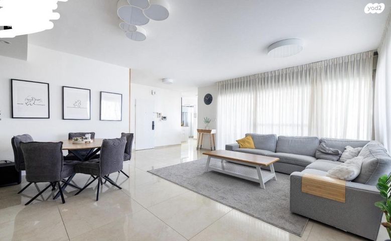 גג/ פנטהאוז, אפרים קישון 16, חתני פרס ישראל, באר יעקב