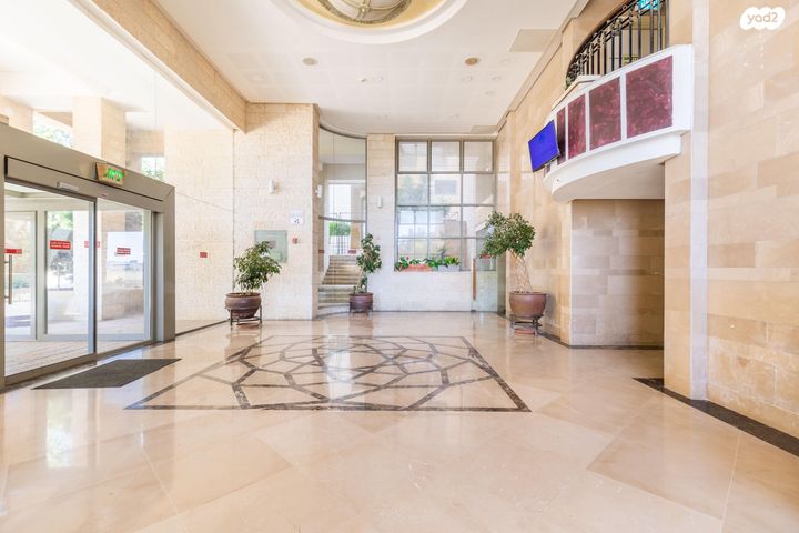 דירה, אברהם פררה 11, הולילנד, ירושלים