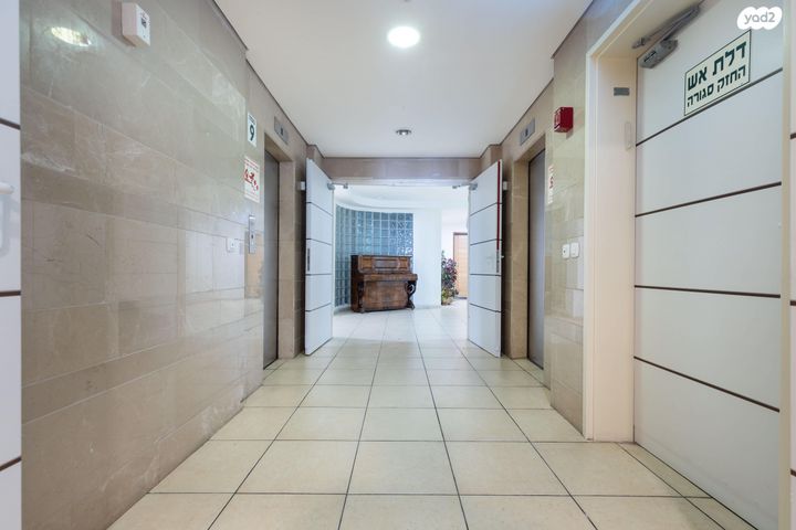 דירה, אברהם פררה 11, הולילנד, ירושלים