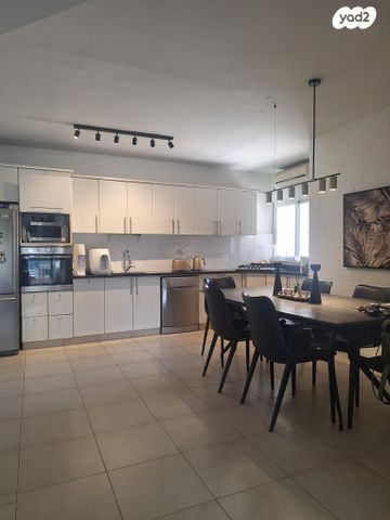 דירה, הקישון 8, רמז, מערב ותיק, ראשון לציון