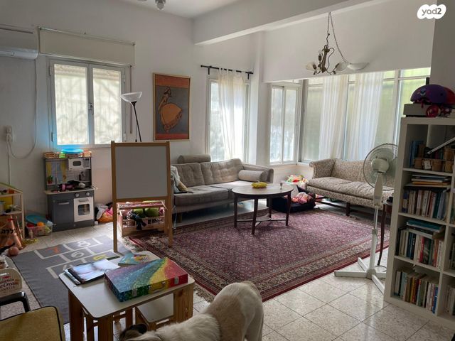 כיכר היינריך היינה 21