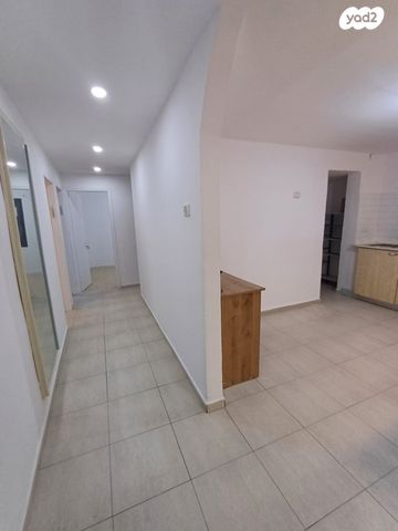 בית פרטי/ קוטג', שקד 51, לוזית, לוזית