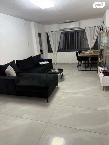 דירה, האחד עשר 301, דרום, צפת