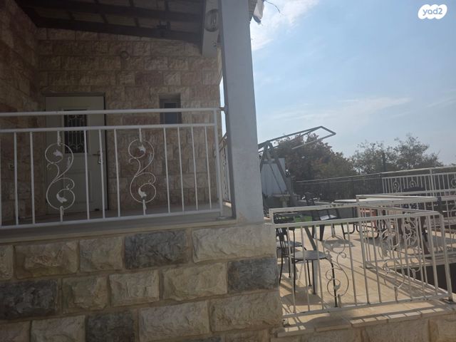 דו משפחתי, היקב 16, קציר, קציר