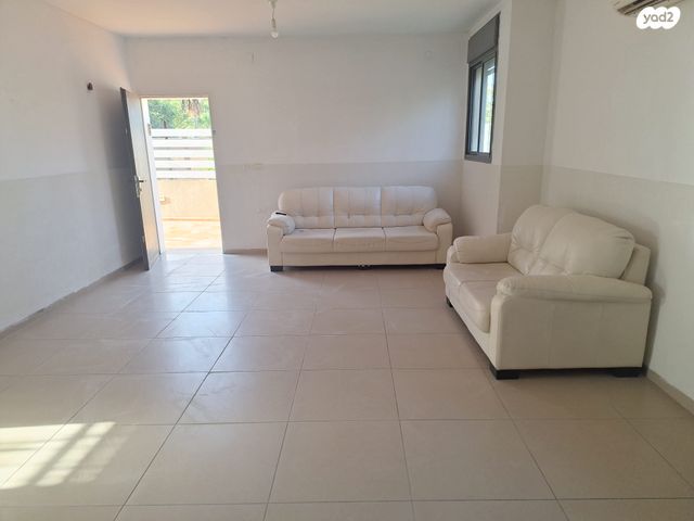 דירת גן, המגינים 21, גבעת נשר, נשר