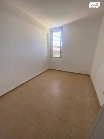 דירה, החלוץ 49, טרומפלדור, נהריה