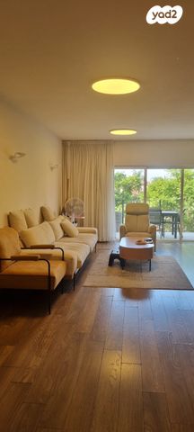 דירה, משה דיין 3, מרכז דרום, רעננה