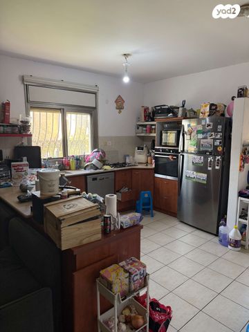 דירת גן, אמה לזרוס 5, רמת גולדה, חיפה