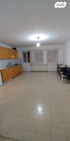 דירה, אגריפס 47, מחנה יהודה - לב העיר, ירושלים