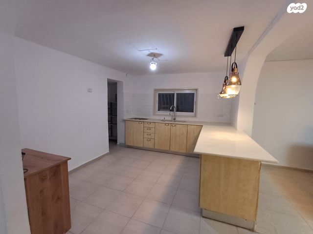 בית פרטי/ קוטג', שקד 51, לוזית, לוזית