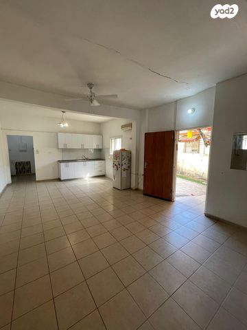 דירת גן, אלברט איינשטיין 28, קרית מטלון, פתח תקווה