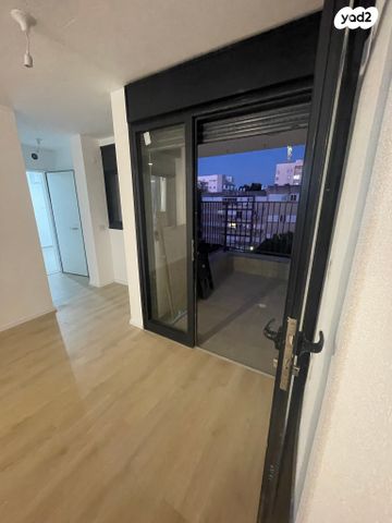 דירה, מעפילי אגוז 9, נווה חן, תל אביב יפו