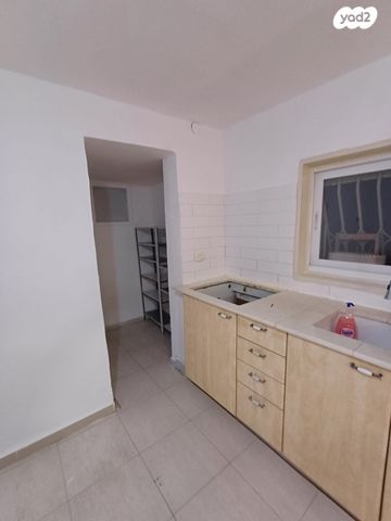 בית פרטי/ קוטג', שקד 51, לוזית, לוזית