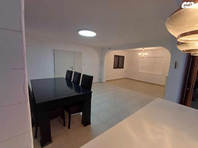 בית פרטי/ קוטג', שקד 51, לוזית, לוזית