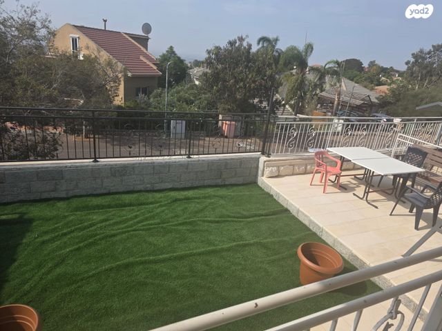 דו משפחתי, היקב 16, קציר, קציר