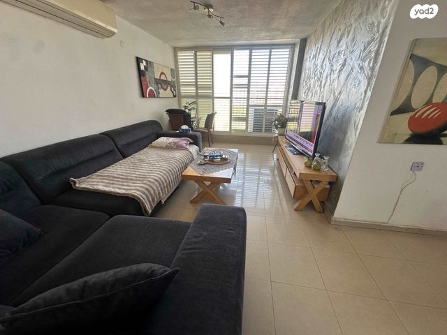 דירה, הרב אלנקווה 55, נווה ברבור, כפר שלם מערב, תל אביב יפו