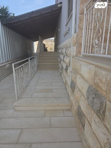 דו משפחתי, היקב 16, קציר, קציר