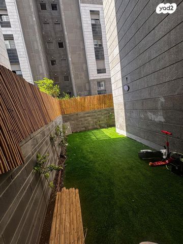 דירת גן, אבן עזרא 38, מרכז, הרצליה