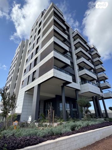 דירה, מאה ושישים 16, מרכז דרום, רעננה