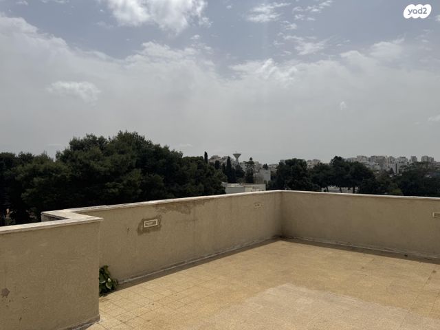 גג/ פנטהאוז, חיים ארלוזורוב 47, בר יהודה, פתח תקווה