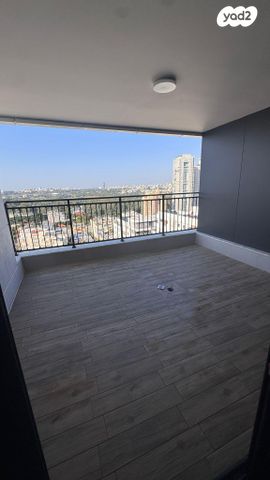 דירה, הפודים 30, נחלת גנים, רמת גן